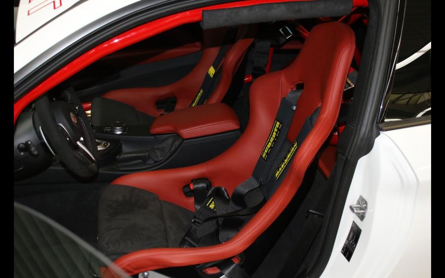 Интерьер BMW M4 MH4 550 by Manhart Racing (F82) 2018 года  (фото 2 из 12)